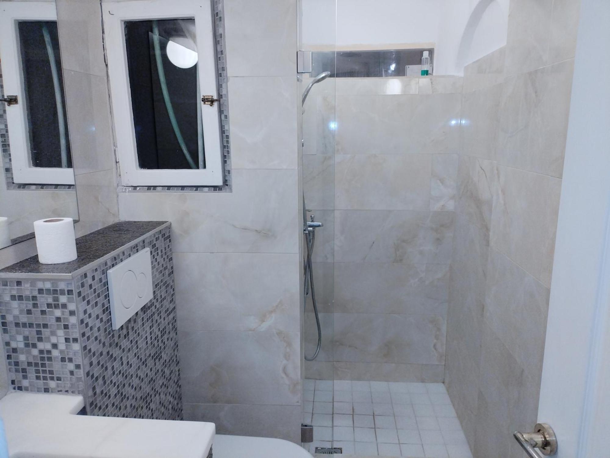 Cosy Open Large Studio By Roman Ruins Helexpo Θεσσαλονίκη Εξωτερικό φωτογραφία